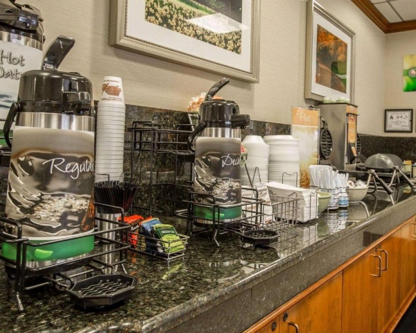 Quality Inn & Suites Biltmore East image 11