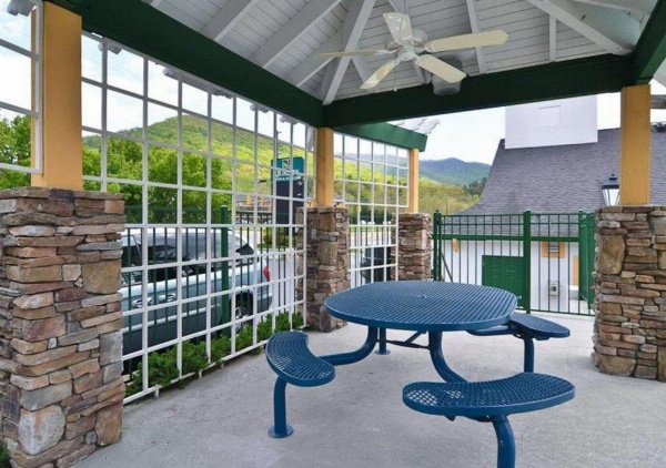 Quality Inn & Suites Biltmore East image 14